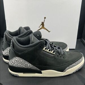 Nike Men's Black and Cream Sneakers